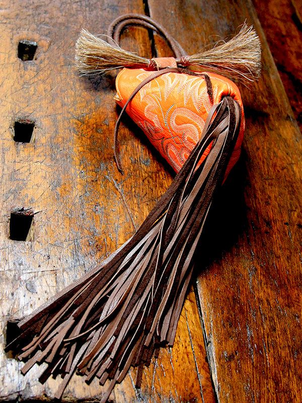 Kangaroo Handle Fringe Bottom